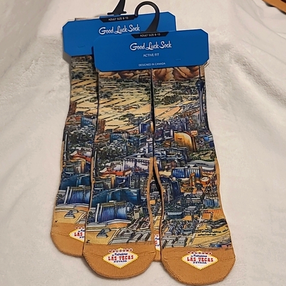 2 Pair Socks, creative designs, super soft - Picture 1 of 4